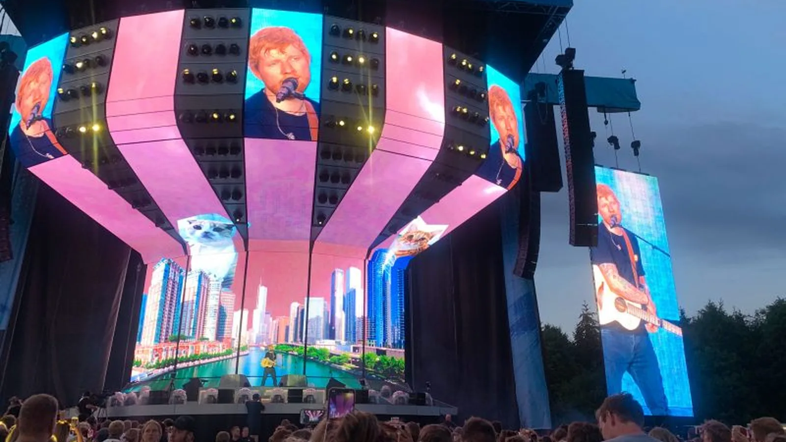 Koncertscene og specialkonstruktion